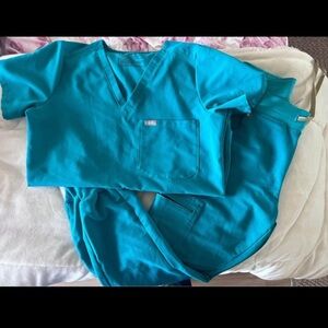 Figs  Aqua Blue Scrub Set